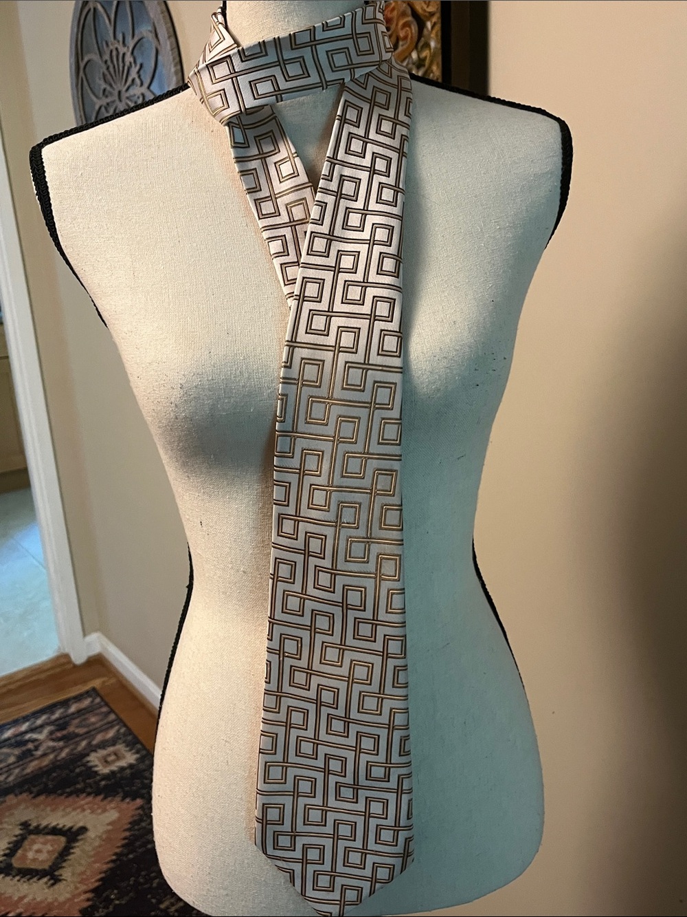 Giorgio Armani Cream and Gold Geometric Silk Tie
